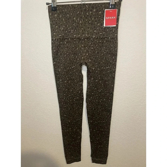 Spanx Look At Me Now Seamless Womens  Leopard Print Leggings Size Small Olive - Picture 4 of 10